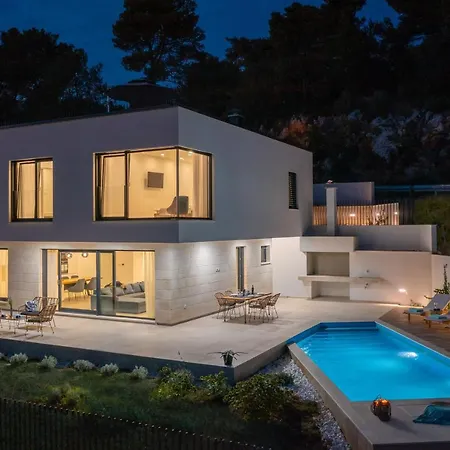 Seaside Luxury With A Swimming Pool Zaostrog, Makarska - 19037 Villa *